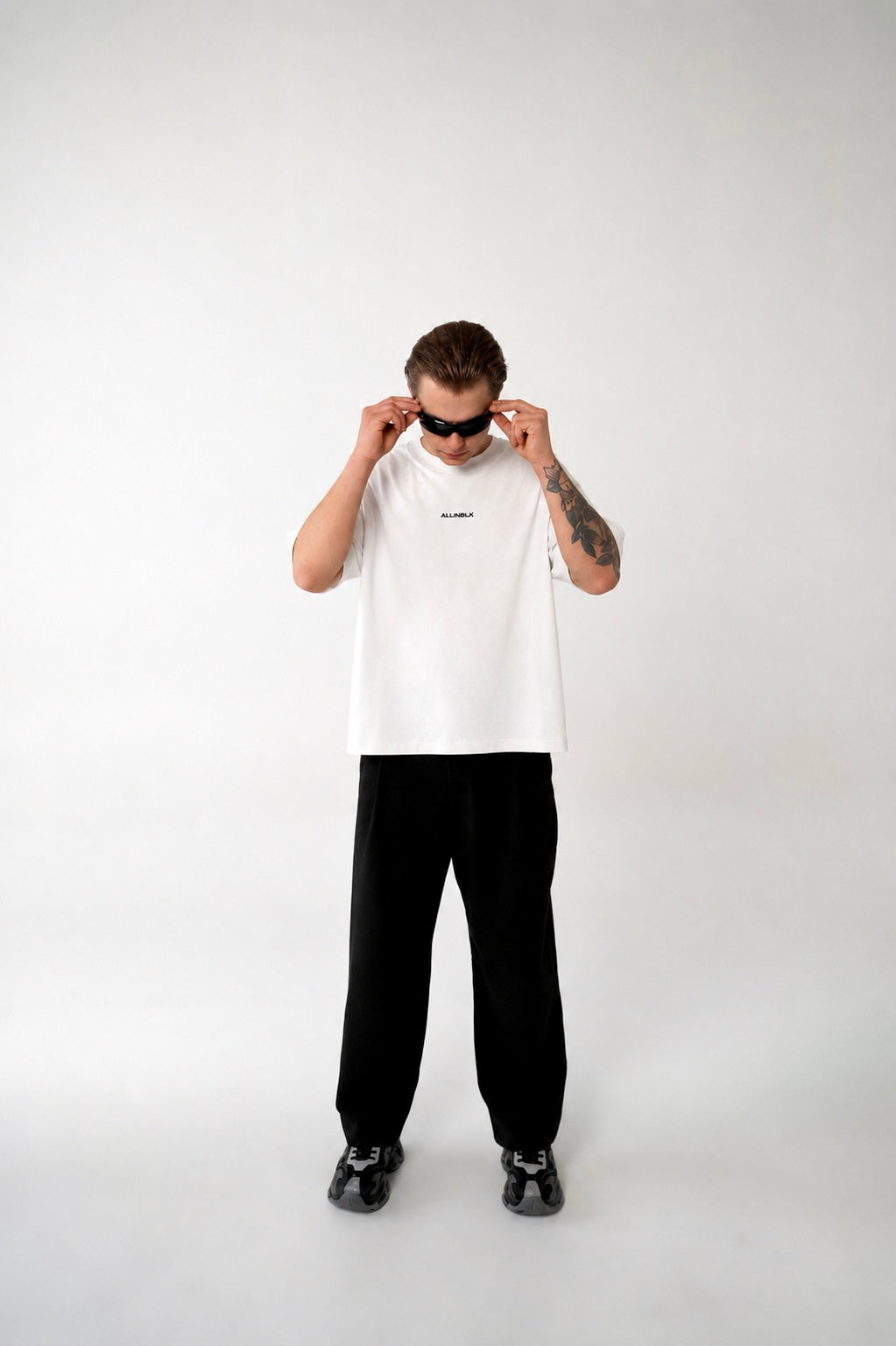 ALLINBLK  t-shirt